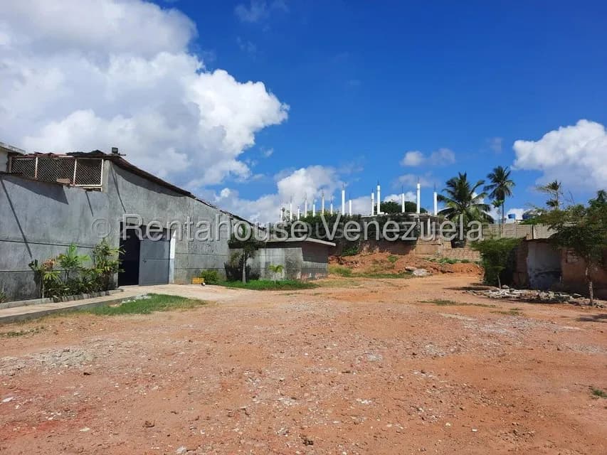 Comercial (Galpon - Deposito) en Venta en Avenida Milagro Norte, Zulia