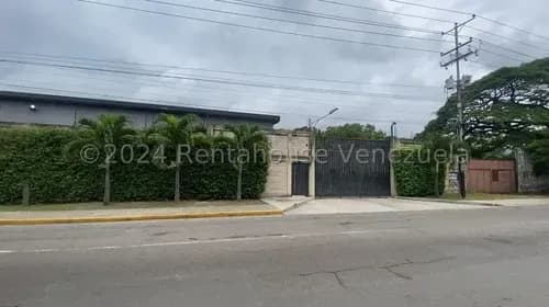 Depósitos En Obra Blanca Con Estacionamiento Para Descargar Camiones Cuenta Con Planta Eléctrica,pozo De Agua Vigilacia 24/7,baños,portón Y Cerco Eléctrico