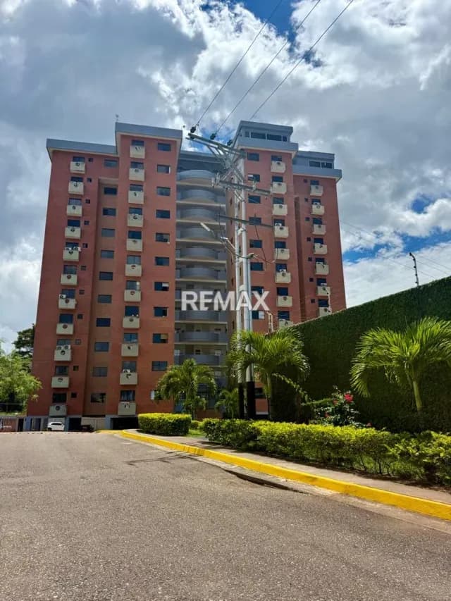 APARTAMENTO EN ALQUILER PARAMILLO SUITES