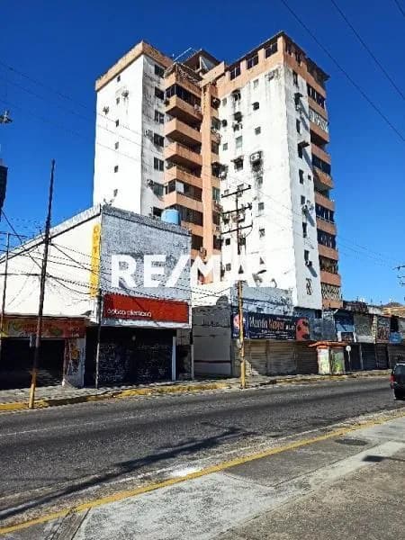 En venta de apartamento para clinica o consultorios totalmente remodelados.