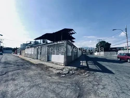 Magnífica Casa Dúplex En Venta (2 Casas Independientes) En La Céntrica Urb. San Miguel 26-16551 Hc