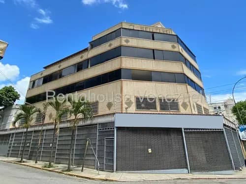 Edificio Comercial En Alquiler La Florida Caracas 3000 M2 Con Amplio Frente Y Ascensor De Carga | Renta House Mls 26-19016 Dd