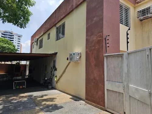 Townhouse En Venta En El Bosque Ls
