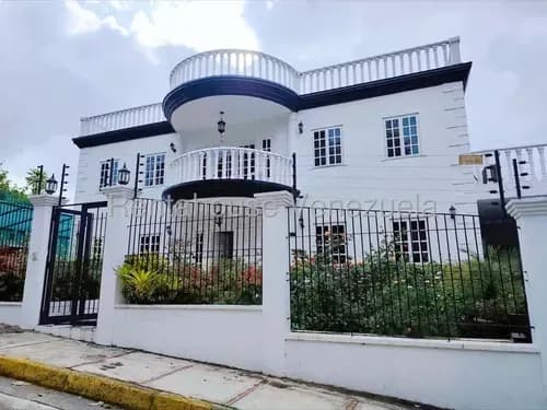 Casa En Venta En Lomas De La Lagunita 26-1832 Mg