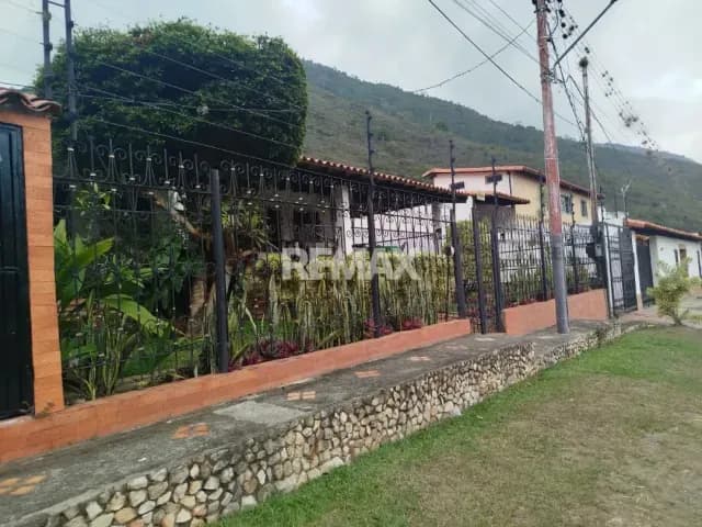 HERMOSA CASA EN VENTA, SECTOR SAN PABLO