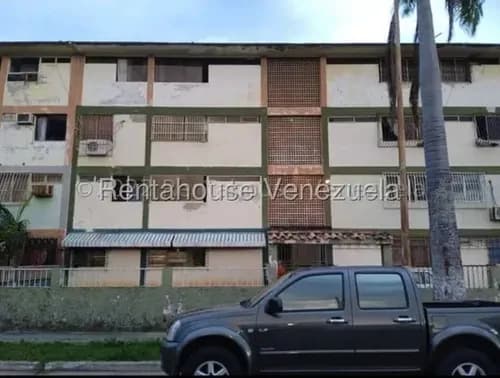Nereida Lebrum Ofrece Apartamento En Venta En Zona Céntrica, Edificio De Baja Densidad En Zona Residencial-comercial Y Con Acceso A Transporte Publico. Cod. #26-18216. Cliente Directo .