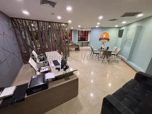 Daniela Linarez Alquila Oficina Espaciosa Y Luminosa De 77,74 M2 Con 2 Baños, Planta Eléctrica, Ubicada En El Este De Barquisimeto