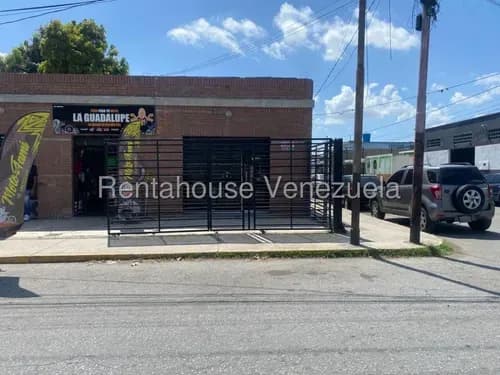 Maritza Lucena Y Rent A House Trae Para Ti Un Excelente Local Comercial, Ubicado En El Corazon Comercial De La Zona Repuestera De La Ciudad.