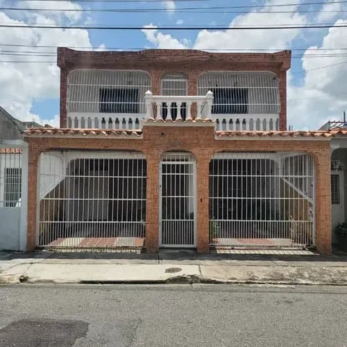 Casa Amplia Urb El Remanso, San Diego- Cuadra Con Seguridad Por Cámaras Jcrc