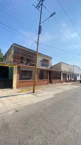 Casa Amplia En Calle Vargas Con Anzoátegui. Valencia Gz