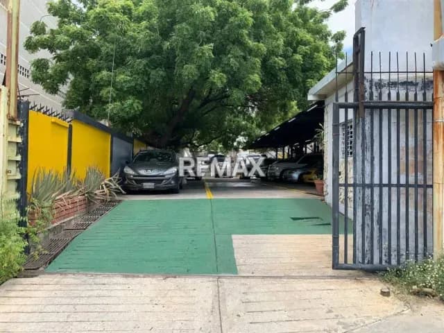 Se Vende Pulilavado o Taller Mecánico Cv1