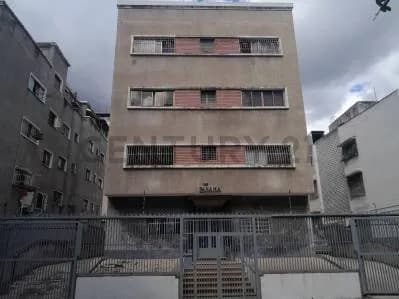 JCC - Alquiler de Apartamento tipo estudio en La Acacias, listo para habitar.