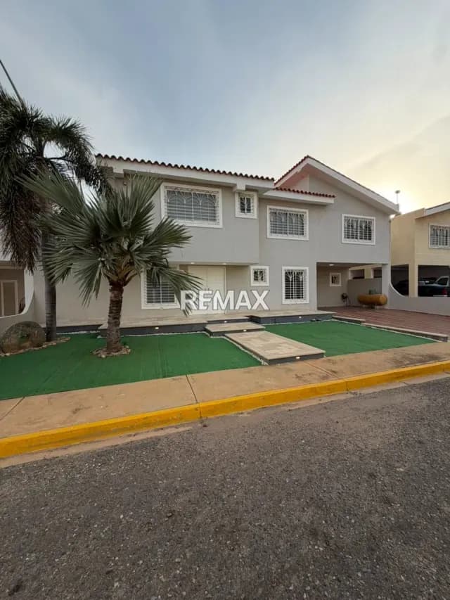 Townhouse en Alquiler Villa Hermosa Sector Canta Claro