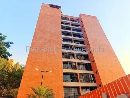 Apartamento , Planta Baja En Venta , Colinas De La Tahona , 3 Hab, 3 Baños , 2 Puestos, 272 Mts , Mim 26-17322
