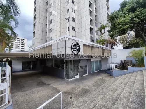 Ft / ¡local Versátil En Ubicación Privilegiada Descubra El Espacio Ideal Para Proyectar Su Negocio En Este Impecable Local A Pie De Calle. En Los Palos Grandes // Mls #26-12931