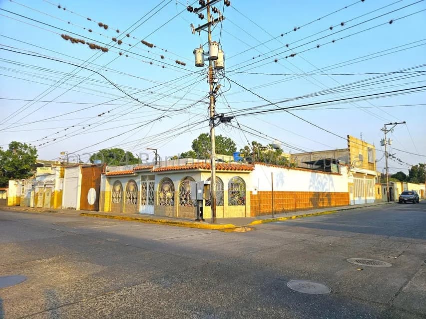 Comercial (Edificio) en Venta en Zona Oeste, Lara