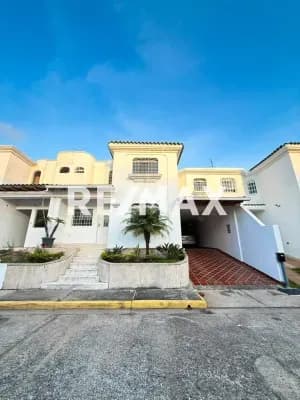ALQUILER DE CASA URBANIZACION VASCONIA PUEBLO NUEVO