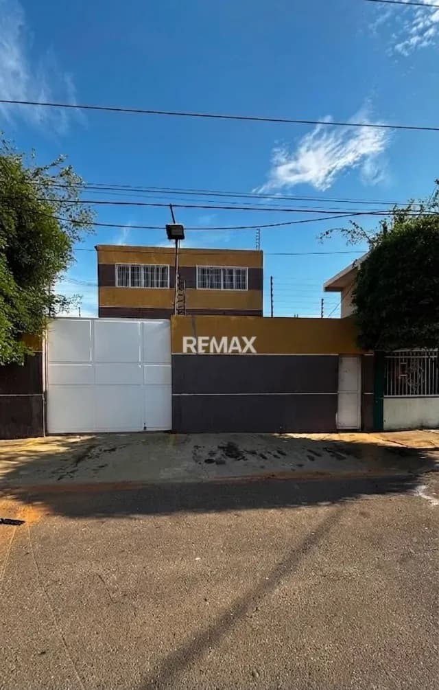 VENDO GALPON EN EL 18 DE OCTUBRE