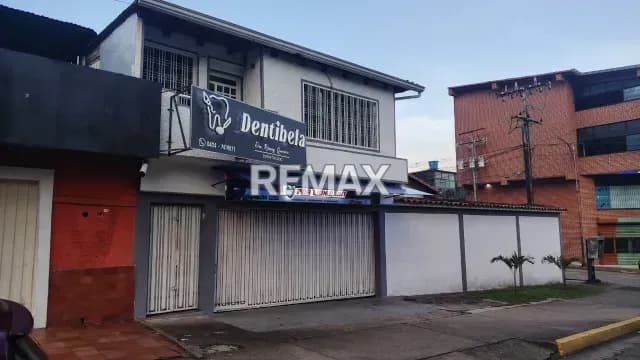 Local Comercial En ALQUILER: Consultorio o Oficina Avenida 19 de abril.