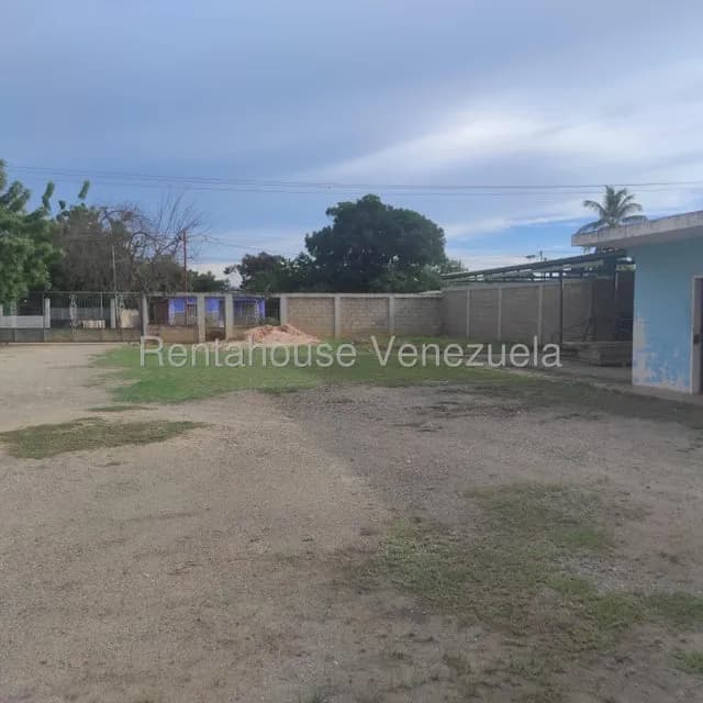 Comercial (Galpon - Deposito) en Venta en Carretera G, Zulia