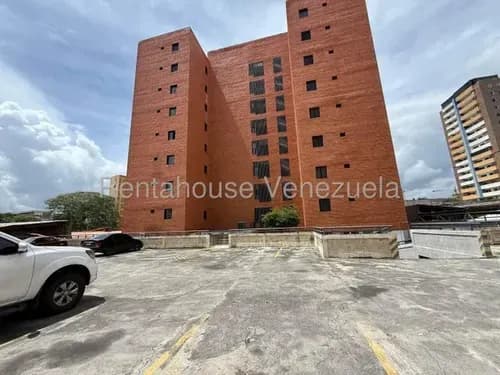 Diana Blanco Vende Hermoso Apartamento Al Este De Barquisimeto, Totalmente Amoblado, Parque Infantil, Salón De Fiesta, Cómodas Habitaciones. Vigilancia 24/7.