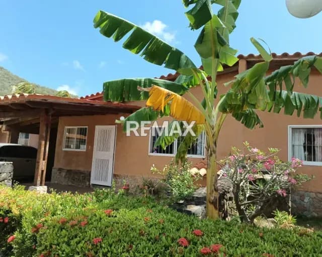 HERMOSA , AMPLIA Y FRESCA CASA TIPO COLONIAL DE UNA PLANTA EN EL VALLE DEL ESPIRITU SANTO