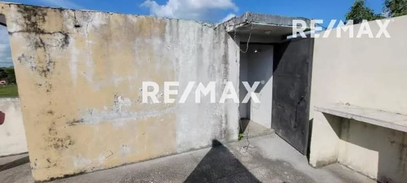 VENDO LOCAL COMERCIAL 2 NIVELES Y TERRAZA CENTRICO