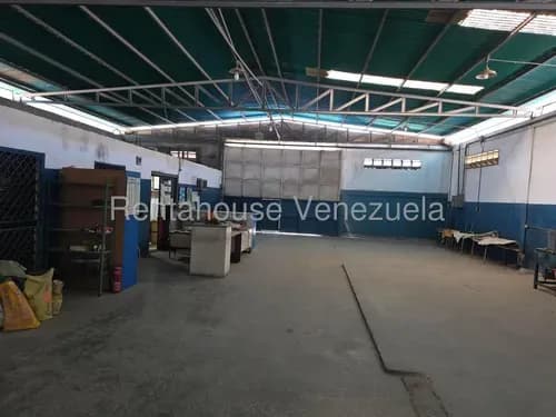 En Venta Galpón. Yl