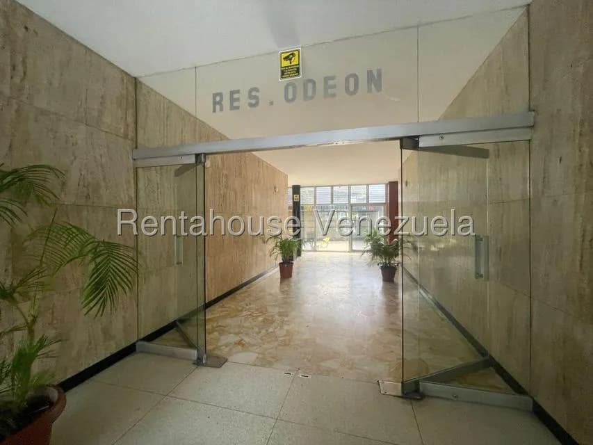 Comercial (Local Comercial) en Alquiler en Los Chaguaramos, Distrito Metropolitano
