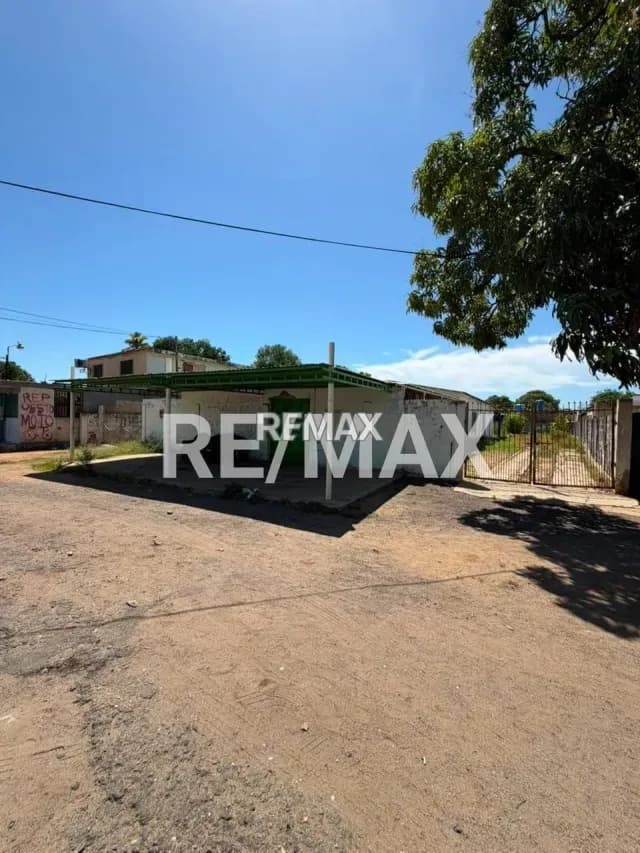 Casa y Terreno en Venta Sector Ayacucho