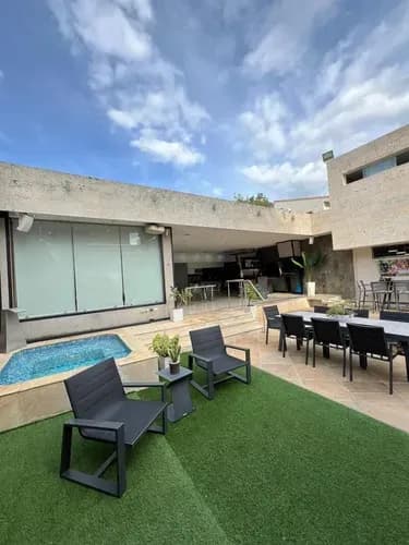 En Venta Casa Amoblada, Casa De Esquina - Urb. Trigaleña Baja, Valencia (o.r)