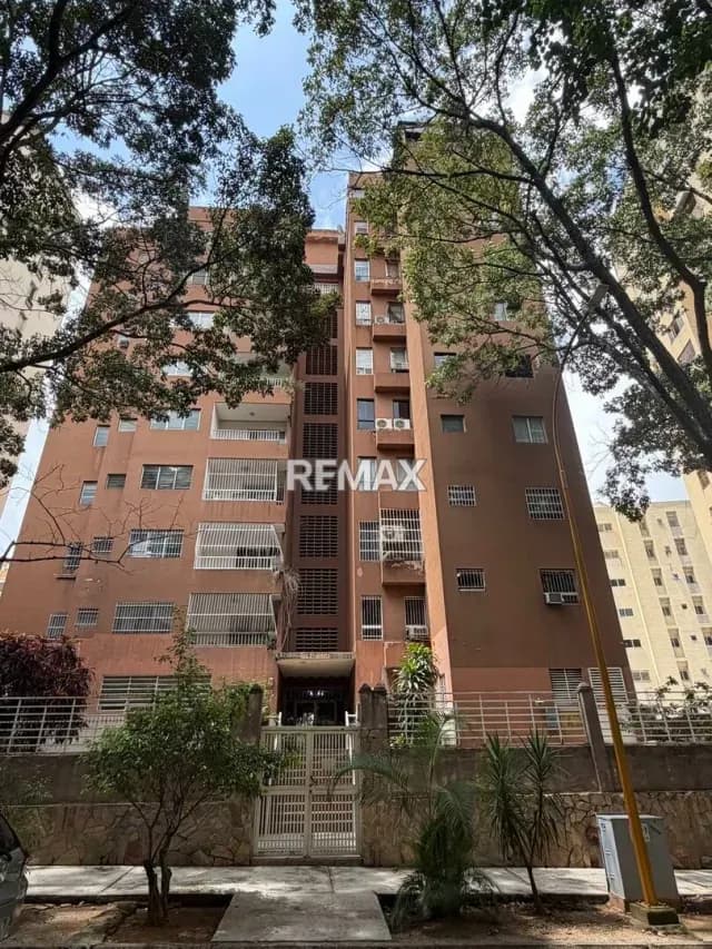 VENTA DE APTO EN LA URB. TRIGALEÑA BAJA