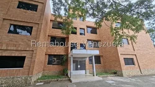 Rosa Espinoza Apartamento En Venta En La Av. Bolivar Norte, De 110mtr2, Conjunto Cerrado Con Porton Electrico 26-21020 Jun8