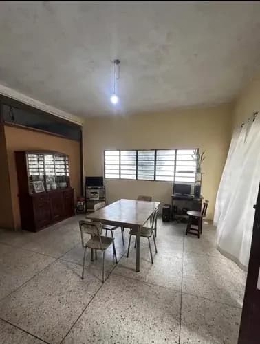 Se Vende Casa A Remodelar. Urb Barrio Sucre. Cliente Directo