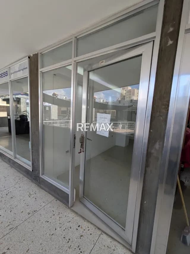 Local en alquiler av 4 Bella Vista