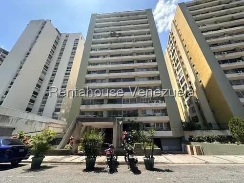 Acogedor Apartamento Ubicado En Tzas De Santa Fe En Venta 26-17787