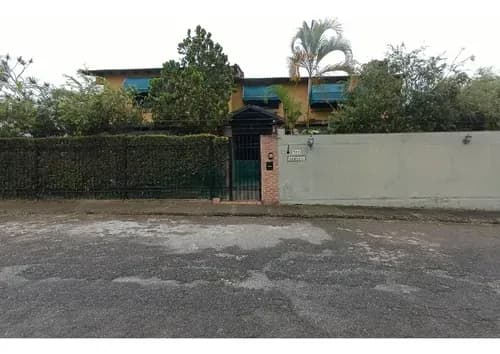 Ms: 26-18225 En Venta Hermosa Y Segura Casa-quinta, En La Calle El Parque En La Lagunita.