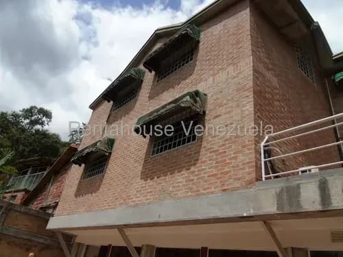 ¿sueñas Con Vivir En Clima De Montaña, Rodeado De Luz, Amplitud Y Tranquilidad? Esta Casa En La Unión Lo Tiene Todo. Belkis 26-8422