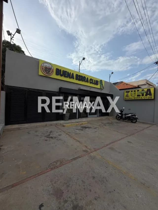 EN VENTA FONDO DE COMERCIO EN AV. 8 SANTA RITA ENTRE CALLES 65 Y 66