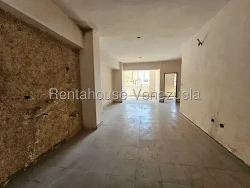 Oportunidad De Inversión Se Vende Apartamento De 93 Mts2 Para Remodelar Al Gusto En Edif. Nuevo, Zona Centro Maracay 26-18044 Hc