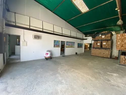 Galpón En Venta Valencia Urb San Blas, Cercano Av. Lara Con Branger. 1.300m2 Terreno. 1.000m2 Construcción, 4 Depósitos, Área De Carga Y Descarga, 3 Transformadores De 50kva C/u (mer)