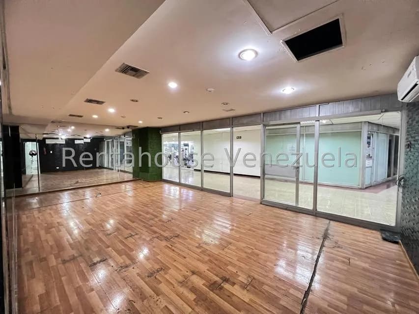 Comercial (Local Comercial) en Alquiler en Los Palos Grandes, Distrito Metropolitano