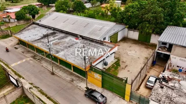 Venta Galpon, locales Yagua