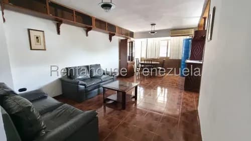 Apartamento En Venta En El Centro De Maracay Piso Medio Mm 26-13958