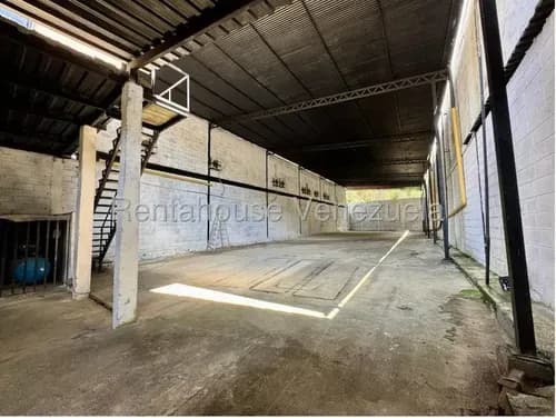 Estupendo Galpón En Venta En Baruta Con Una Altura De 10 M Yf 26-20024 Np