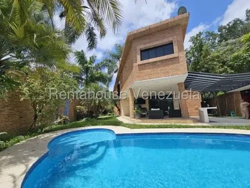 Tg Casa En Venta En Prados Del Este, Remodelada Con Acabados De Primera, Calle Privada 26-1794