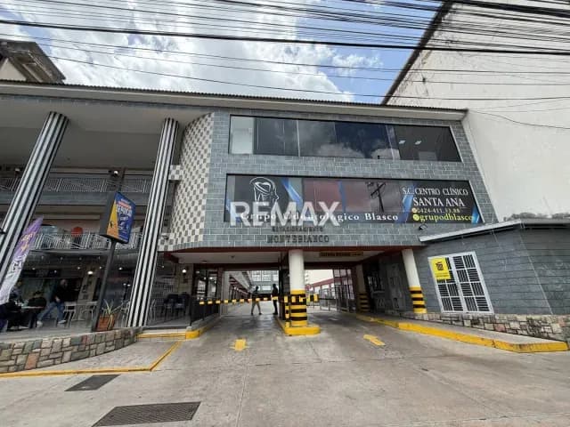 VENTA DE FONDO DE COMERCIO, UBICADO EN PLANTA BAJA, C.C. LA GALERÍA
