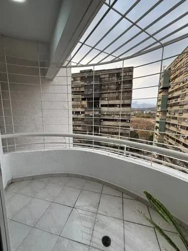 Cristian G Alquila Apartamento Semi Amoblado Urb Mañongo Frente Al Sambil