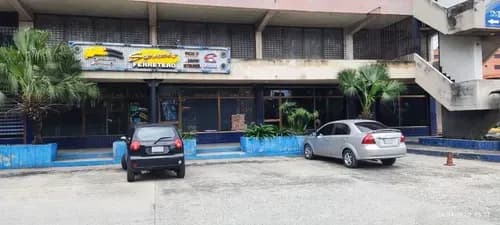F-1392. Alexora Vende Oportunidad Estratégica, Local Comercial De Alto Impacto Situado En Puerto Cabello. (2,2)