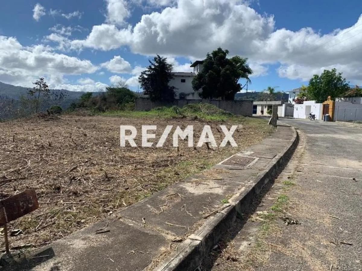 Venta . Terreno. Bosque de la Lagunita. calle el amanecer, Caracas